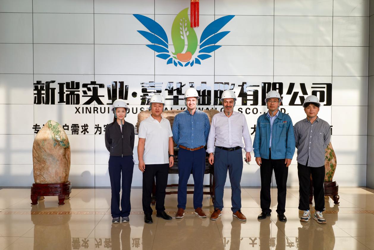 Рукопожатие через Тихий океан: чилийские партнеры посетили завод по производству глютена Guanxian Xinrui Group